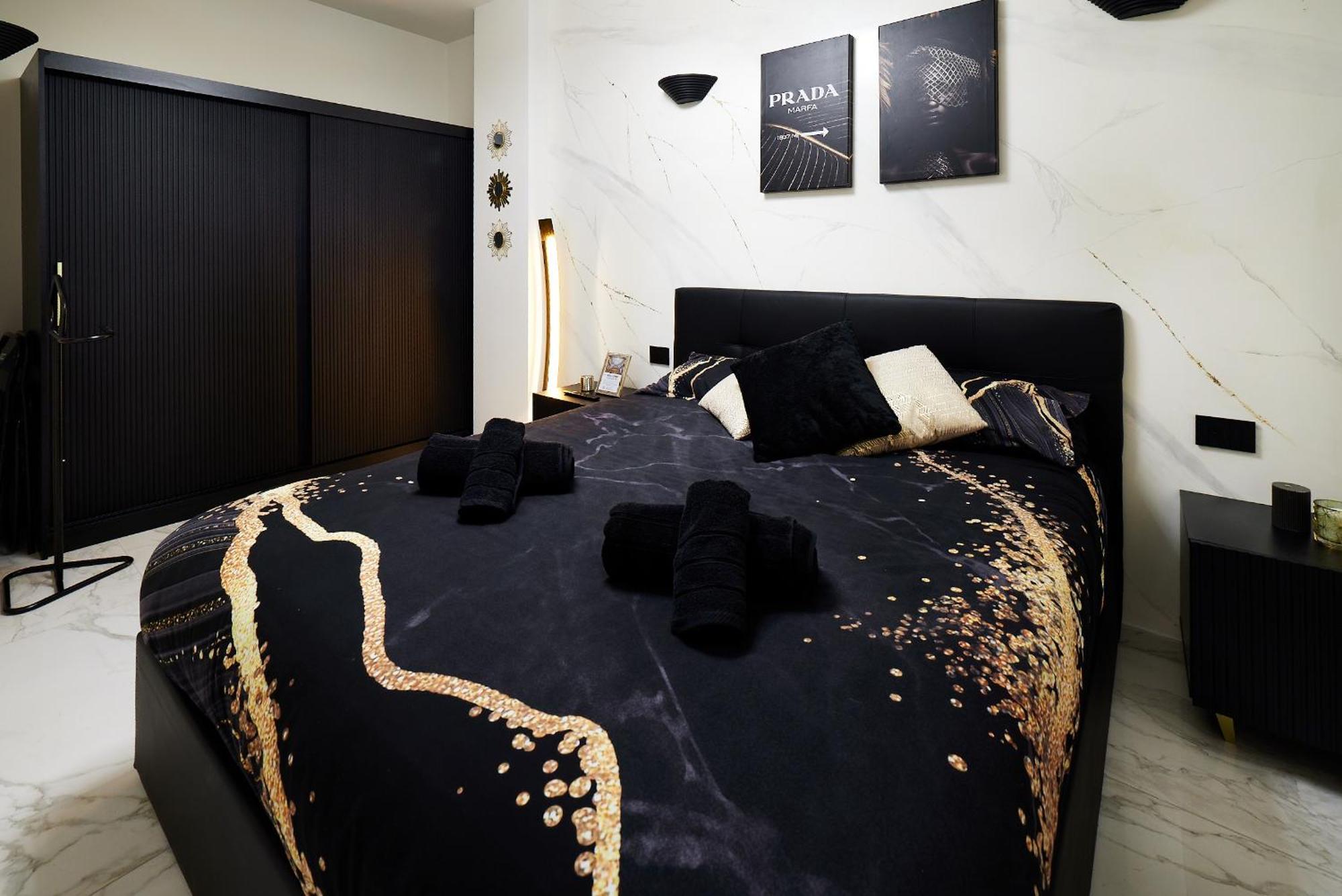Italian Fashion Suite - Luxurious Marble City Center Милан Экстерьер фото